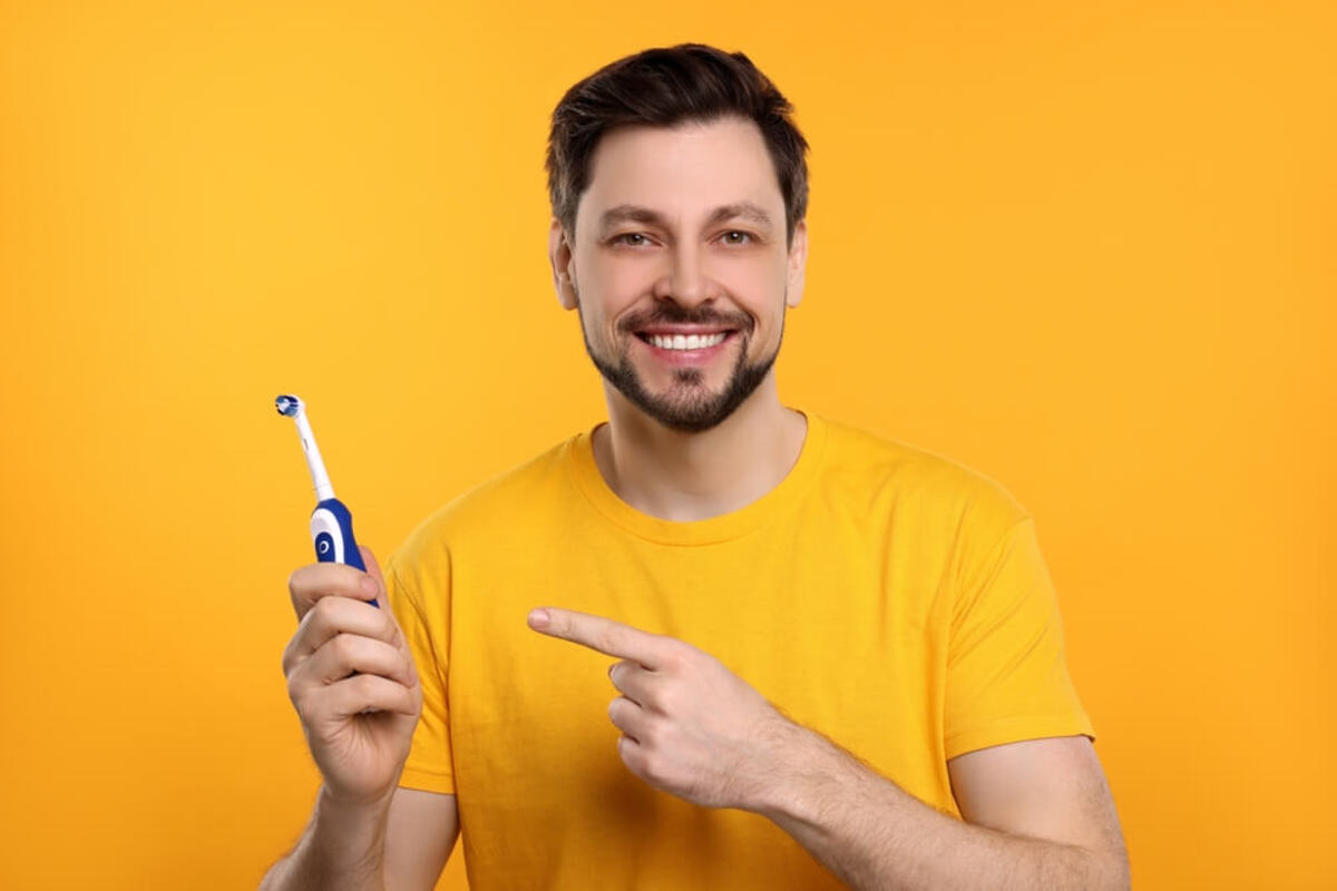 do electric toothbrushes clean better