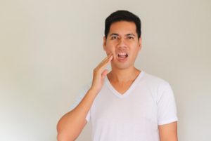 Things to Avoid After Tooth Extraction symptoms