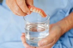 How Should Lower Dentures Fit clean